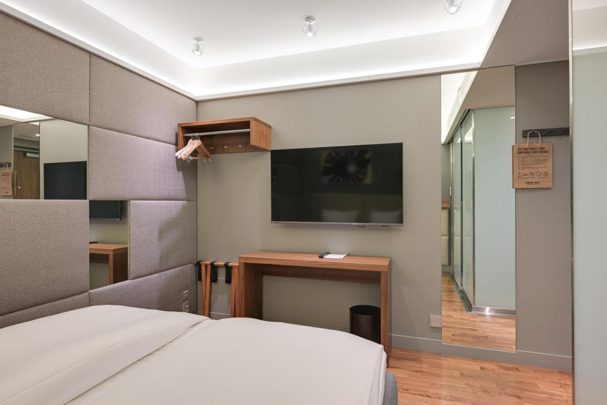 Hotel Glo Airport 3*